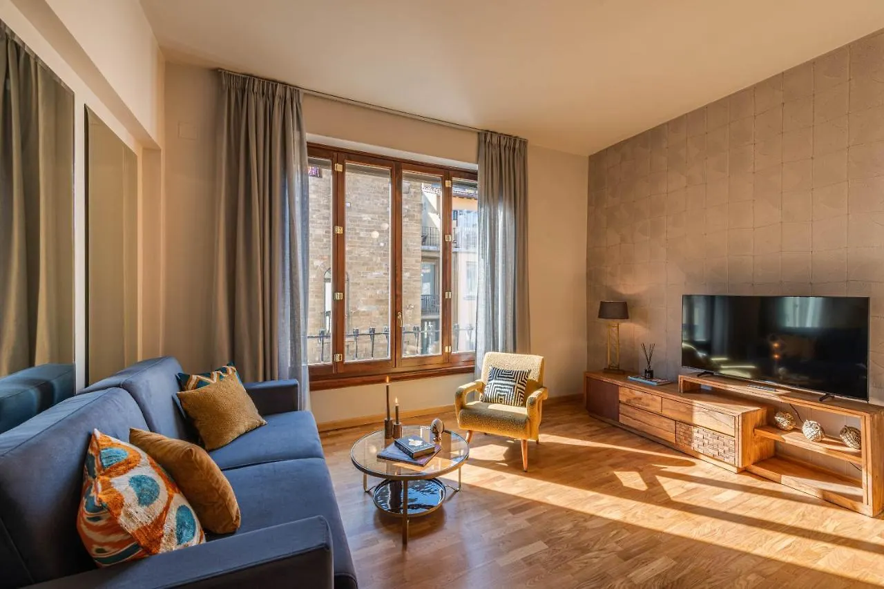 Apartments Florence - Santo Stefano\'S Mirror location