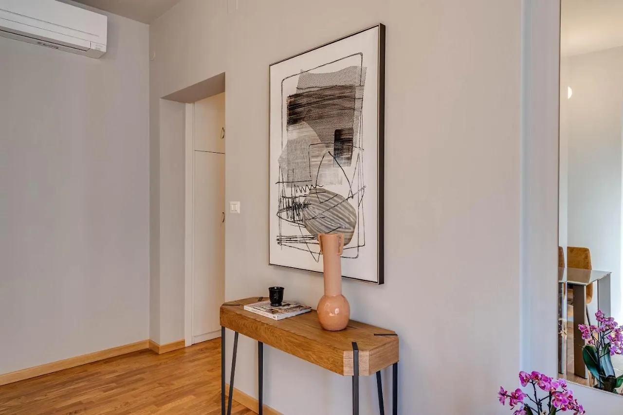 Apartments Florence - Santo Stefano'S Mirror 0*,  Italien